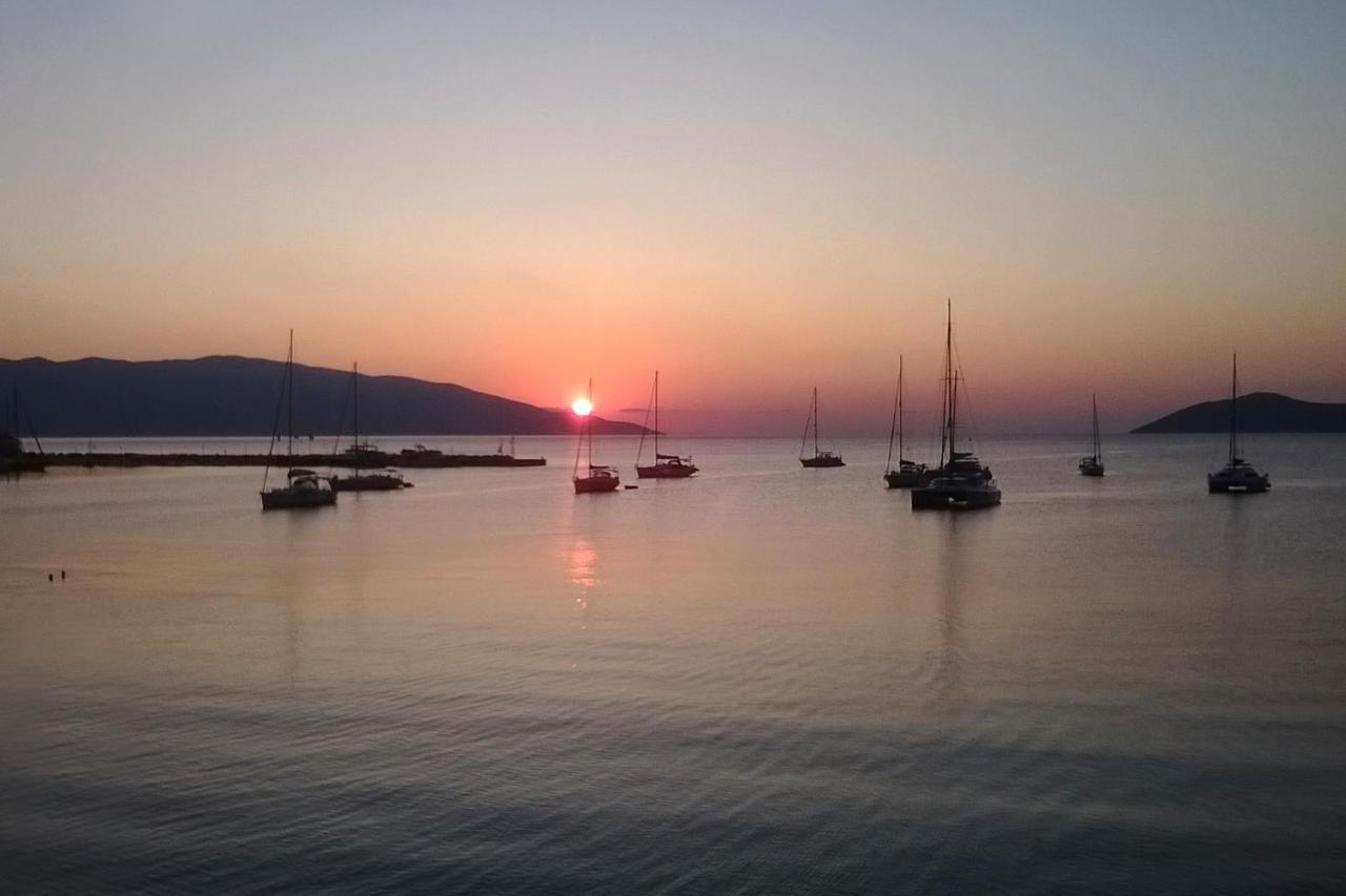 Sunrise Bay Apts Agia Efimia Luaran gambar